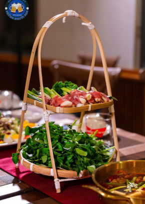 Nhà Hàng Những Người Bạn 