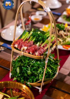 Nhà Hàng Những Người Bạn 
