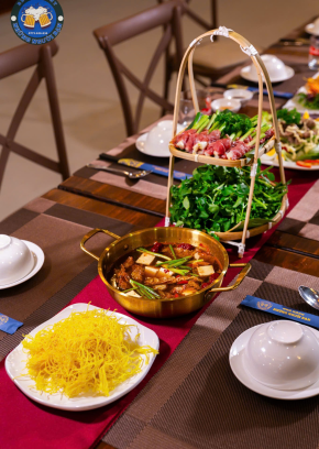 Nhà Hàng Những Người Bạn 