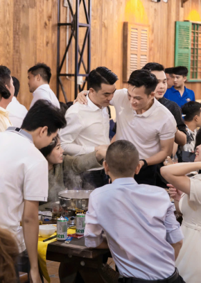 Nhà Hàng Những Người Bạn 