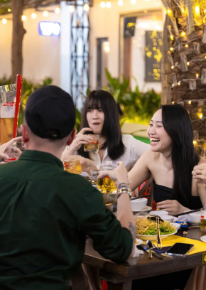 Nhà Hàng Những Người Bạn 