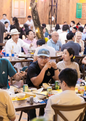 Nhà Hàng Những Người Bạn 