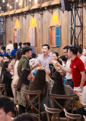 Nhà Hàng Những Người Bạn 