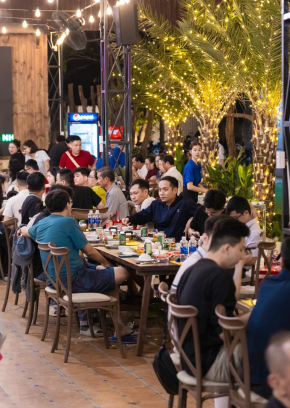 Nhà Hàng Những Người Bạn 