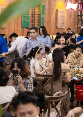Nhà Hàng Những Người Bạn 