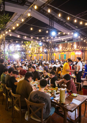 Nhà Hàng Những Người Bạn 