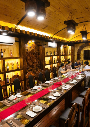 Nhà Hàng Những Người Bạn 