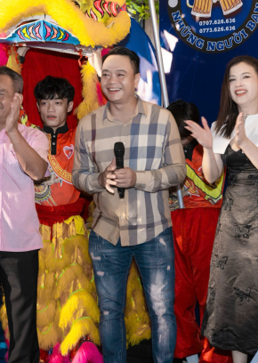 Nhà Hàng Những Người Bạn 