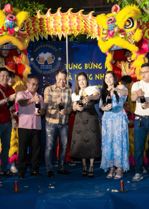 Nhà Hàng Những Người Bạn 