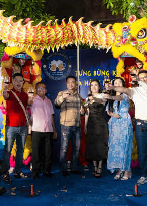 Nhà Hàng Những Người Bạn 