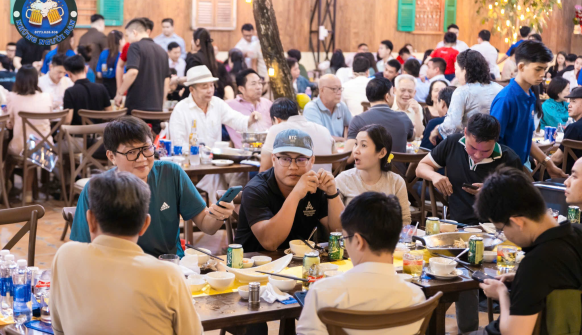 Nhà Hàng Những Người Bạn không gian chill