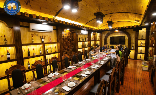 NHÀ HÀNG NHỮNG NGƯỜI BẠN